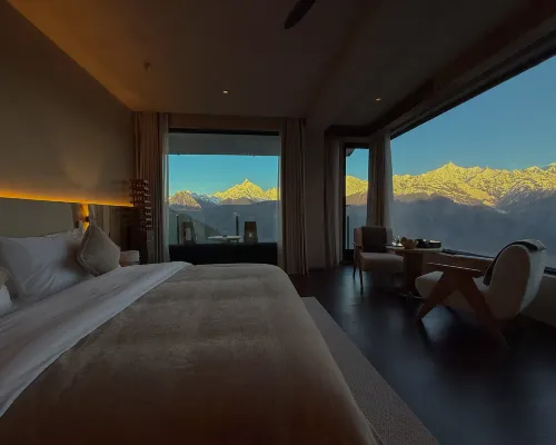 Meili Konggu Snow Mountain Hotels in Deqin