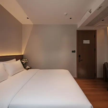 Mile Shiyue Boya Hot Spring Hotel ((Huquan Ecological Garden Huquan Banshan Hot Spring Shop))