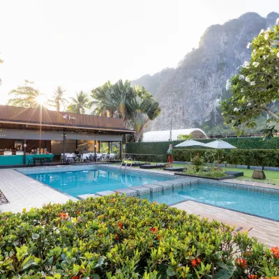 Aonang Paradise Resort Krabi Отели рядом с достопримечательностью «Мечеть в Ао Нанге»