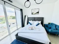 The Sunset Bangsaen Hotel - شرفة