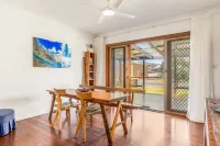 Lennox Beach Shack – Classic Coastal Stay Near the Beach