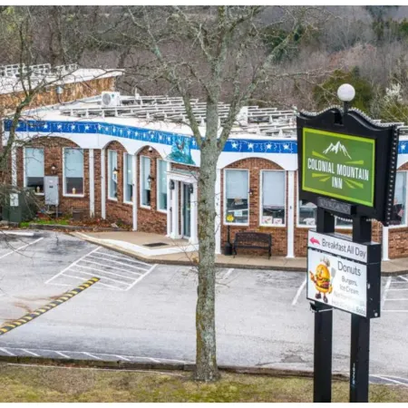 Colonial Mountain Inn Branson MO