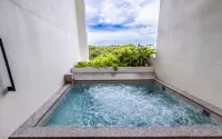 BLISSTIA SUITES＆RESORT OKINAWA ONNASON - piscina