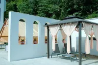 Floral Hotel · Oxygen Hotel Mogan Mountain Hotel - Losmen