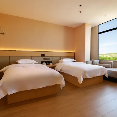 Tiantian Yuejing Hotel (Bayanhua Town)