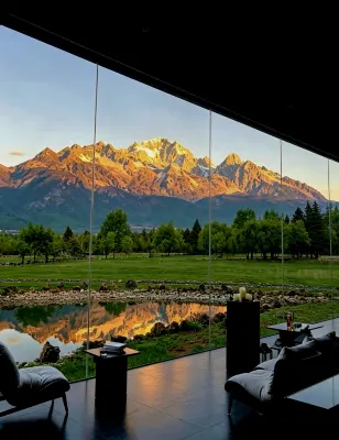 Spend the rest of your life ·Holiday  Snow Mountain Farm Wild Luxury Designer Holiday Homestay - 4 ดาว