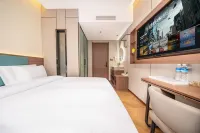 ZhuKeAn Smart Hotel (Zhaotong Wanghai Park Fenghuangshan Park) - พร้อมอาหารเช้า