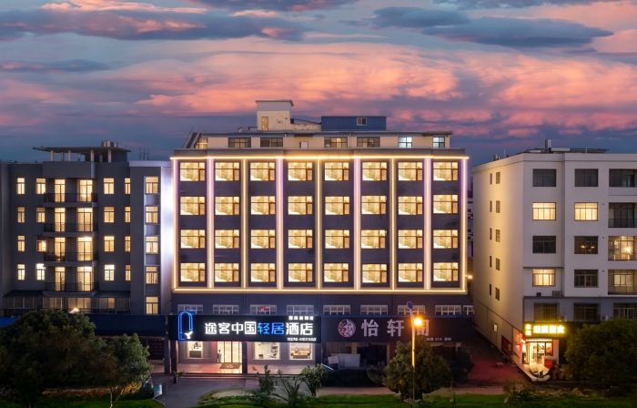 Tongchuang Ejia Chain Hotel (Gushi Xinhe Century City Store)