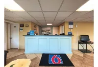 Motel 6 Old Saybrook, CT - 주차장