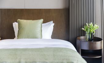 Anji Between Sky · Cloud Hot Spring Light Luxury Homestay