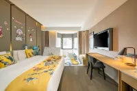 Atour Hotel Jiashan Dazhong Plaza Century Avenue