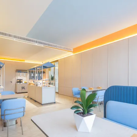 HanTing Hotel (Minquan Railway Station Bingxiong Avenue)