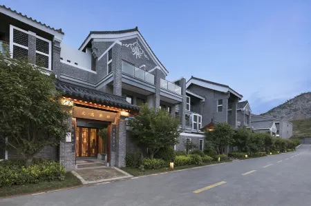 Rain Wood Town Hotel Resort of Yuntai Mountain