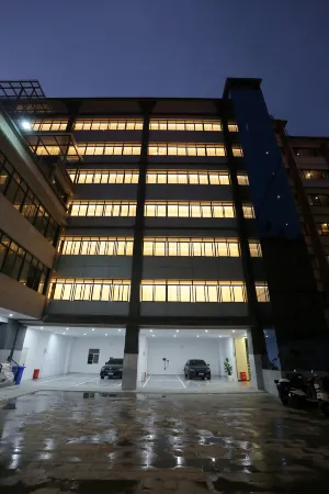 Jingman Boutique Hotel (Minzu Street Branch) Отели рядом с достопримечательностью «Mifengyan Viewing Point»