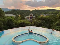 Longmen Dipai Hot Spring Resort Hotéis em Condado de Longmen