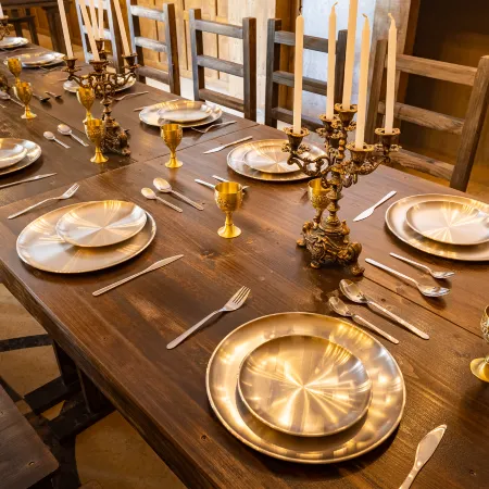 The Secret of the Magicians Holiday Inn