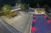 Southem Sichuan Bamboo Sea Wanzhu Homestay - Pools