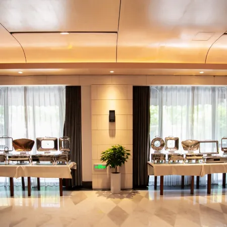 Zhongnanfu Business Hotel Отели рядом с достопримечательностью «Лаохутан Парк»