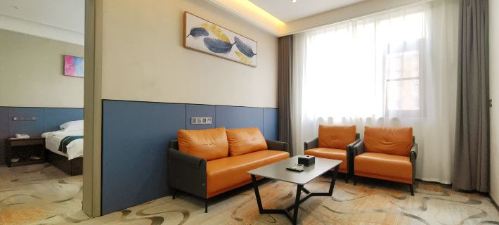 Xinmi Deyijie Hotel (Zhongqiang Guangnian City Plaza) Ξενοδοχεία στην πόλη Ξίνμι
