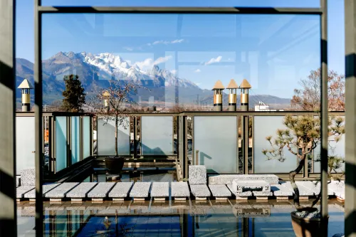 Lijiang Wumo Qinglu • Rizhao Jinshan • Snow Mountain Palace Museum • Healing Hotel Hotels in Yulong