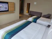 Homeinn Selected Hotel (Ulanqab High-speed Railway Station Vehicle Management Office)