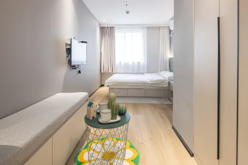 YOUNG Serviced Hotel (Shanghai World Expo Exhibition & Convention Center)