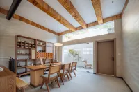 floral hotel Yichun and Jinyunshang mountain spring Jingshu Homestay