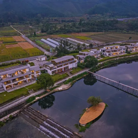 Kaihua Jinxi Spring Hotel