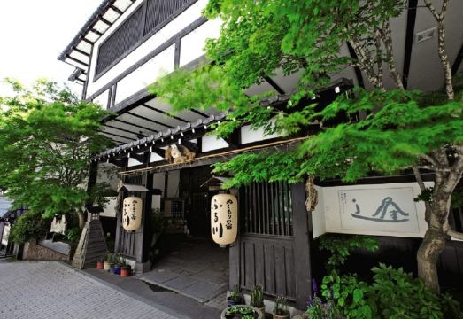 누쿠모리 노 야도 후루카와의 전통적인 실내 모습