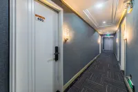 V8 테마 호텔 빈야 - 2성급