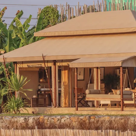 Aladdin Luxury Camp Отели рядом с достопримечательностью «Пристань для яхт Лодочная лагуна»