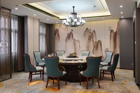 Northeast Hotel Отели рядом с достопримечательностью «CPC's Manchuria Provincial Committee Site»