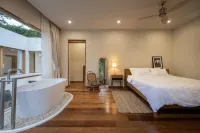 Taryn Tara Cafe and Stay Hotels in Mae On