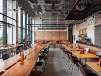 Moxy Bangkok Ratchaprasong エラワン（ラチャプラソン交差点の寺院）周辺のホテル