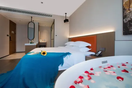 Kiwi · ME Hotel (Huangshan Tunxi Old Street) Отели рядом с достопримечательностью «CPC Wannan Special Committee Former Site»