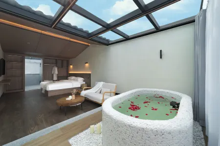 Qiannan Bamboo Sea Yanqi. Private Tang Homestay