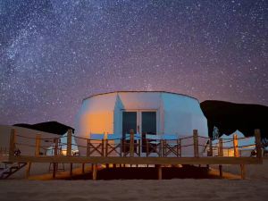 Dunhuang Mingsha Mountain Wild Luxury Starry Sky Travel Photography Desert Camping Base