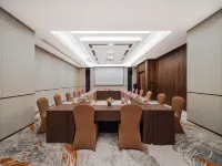 MAISON NEW CENTURY فنادق في نينغ خاي