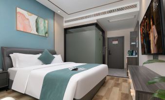 Manwei Cinema Hotel (Changde Golden Diamond Plaza Pedestrian Street)