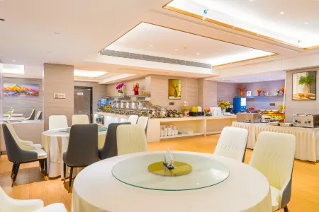 Nanning Jinshuiwan International Hotel ( Nanhu Park Macun Subway Station) Отели рядом с достопримечательностью «Yongjiang Inlet Art Museum»