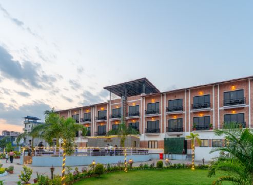 Chitwan Midtown Hotel