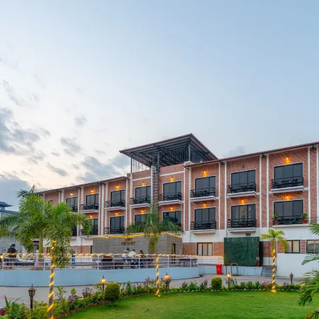 Chitwan Midtown Hotel