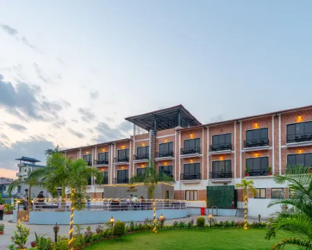 Chitwan Midtown Hotel Hotels in Chitwan