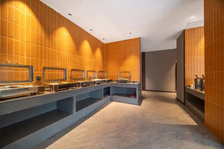 Weina Hotel (Xinyang Pingqiao Century Square Store) Отели рядом со станцией Xinyang East Railway Station