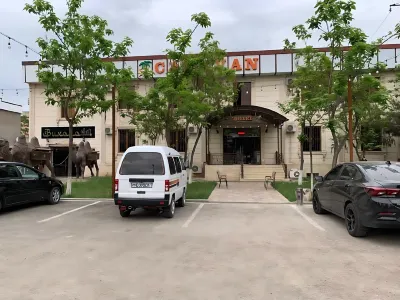 Caravan hotel Hotels near Sharof Rashidov haykali