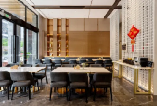 Poxi hotel Meizhou high-speed railway west station shop