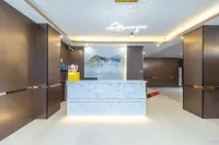 Xinyuan Boutique Apartment (Chaozhou West Lake Park Branch)
