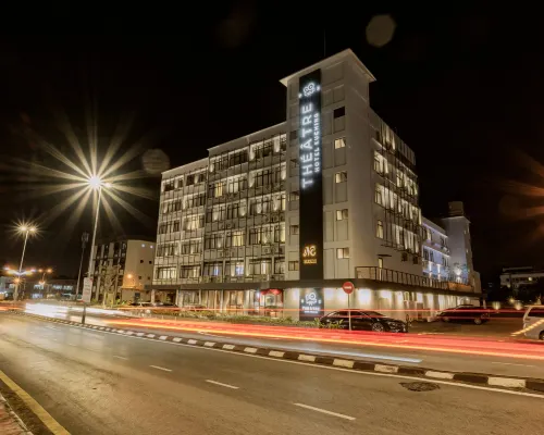 Theatre Hotel Hotels near Cat Monument