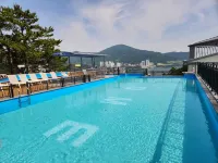 Dome Hotel Geoje - Rooftop Pools