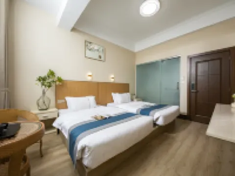 Nanzhao Cheap Hotel (Weishan Ancient City High-speed Railway Station Branch) فنادق في ويشان